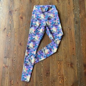 Youer (Formerly Kind Apparel) “Earned It” leggings - Size Small